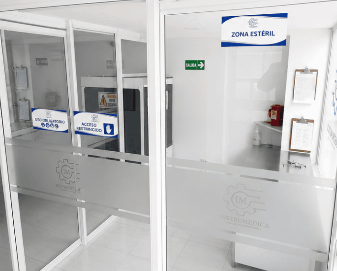 Zona estéril de acceso restringido en INSTRUMEDICA